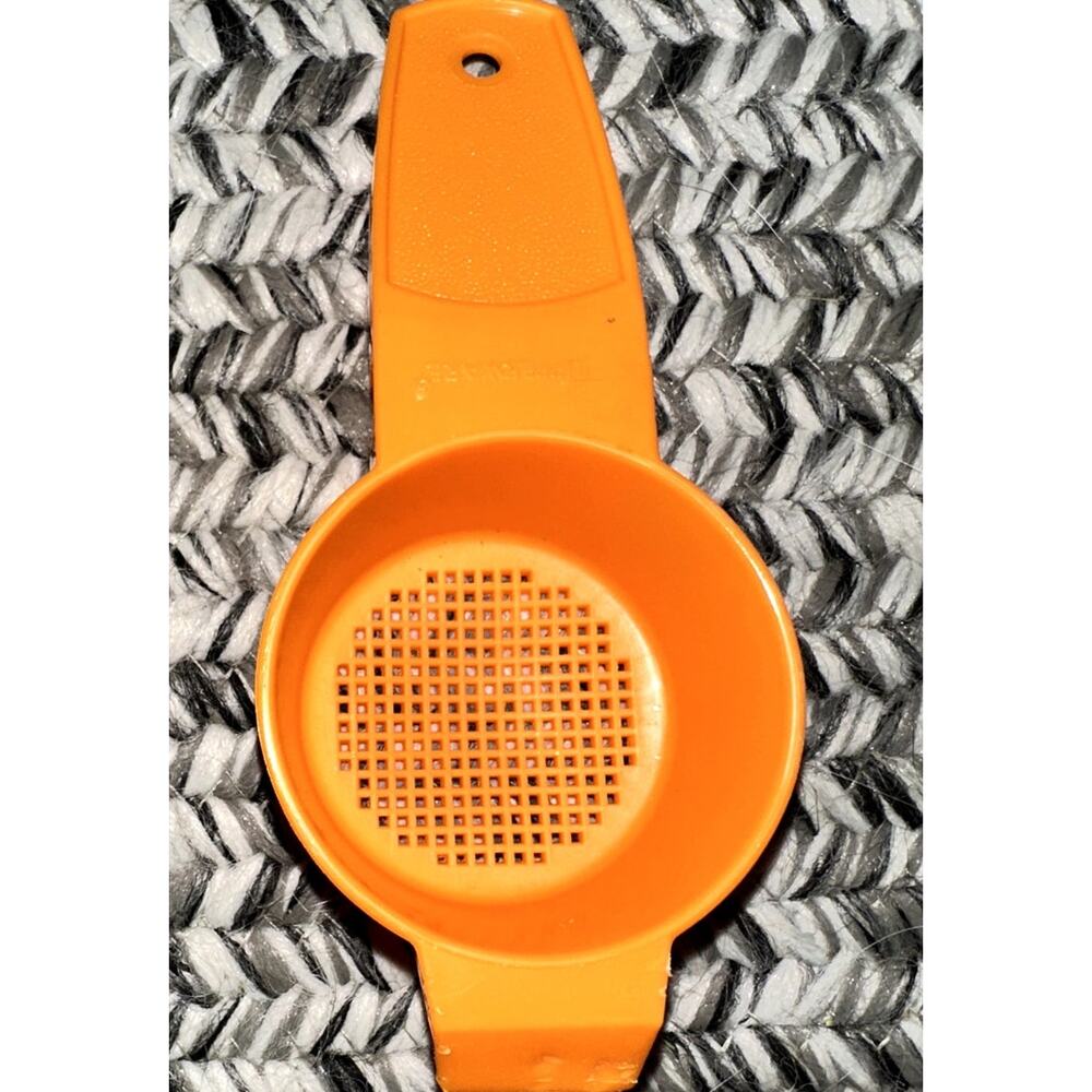 Vintage Tupperware Orange Mini Small Sifter Strainer 879-1